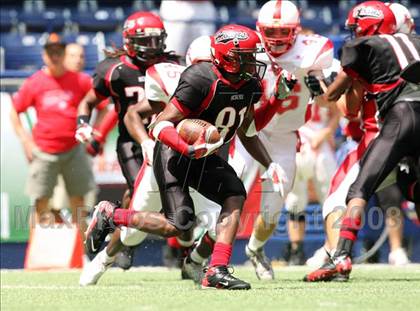 Thumbnail 2 in La Salle vs. Cedar Hill (Kirk Herbstreit Varsity Football Series) photogallery.