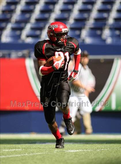 Thumbnail 1 in La Salle vs. Cedar Hill (Kirk Herbstreit Varsity Football Series) photogallery.