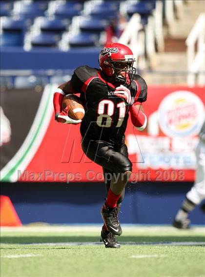 Thumbnail 3 in La Salle vs. Cedar Hill (Kirk Herbstreit Varsity Football Series) photogallery.