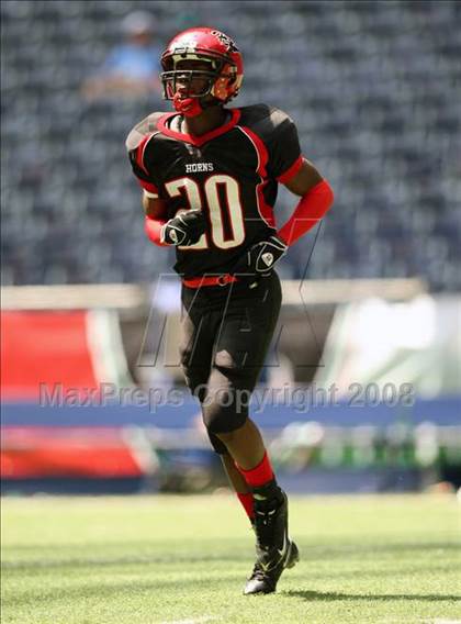 Thumbnail 1 in La Salle vs. Cedar Hill (Kirk Herbstreit Varsity Football Series) photogallery.