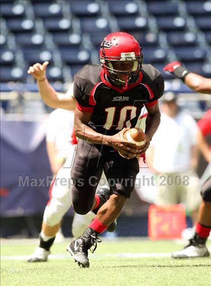 Thumbnail 1 in La Salle vs. Cedar Hill (Kirk Herbstreit Varsity Football Series) photogallery.