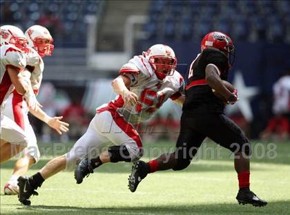 Thumbnail 2 in La Salle vs. Cedar Hill (Kirk Herbstreit Varsity Football Series) photogallery.