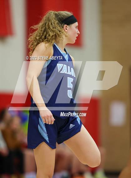 Thumbnail 2 in Valor Christian @ Regis Jesuit photogallery.