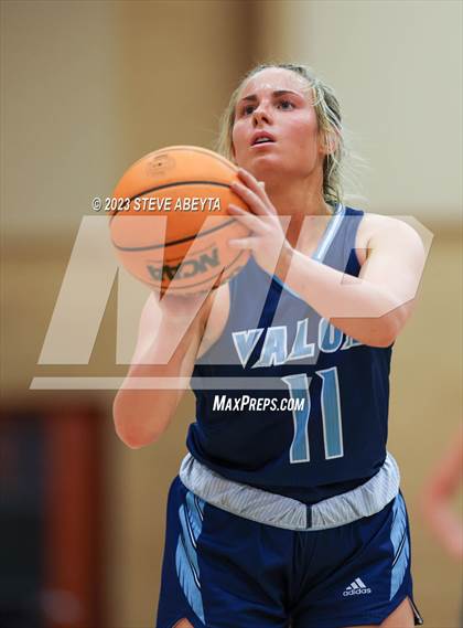 Thumbnail 2 in Valor Christian @ Regis Jesuit photogallery.