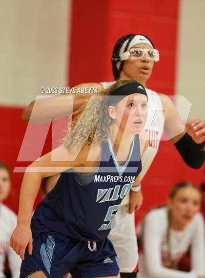 Thumbnail 3 in Valor Christian @ Regis Jesuit photogallery.