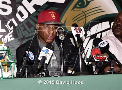 Thumbnail 2 in Long Beach Poly Signing Day Ceremony photogallery.