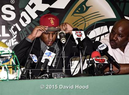 Thumbnail 3 in Long Beach Poly Signing Day Ceremony photogallery.