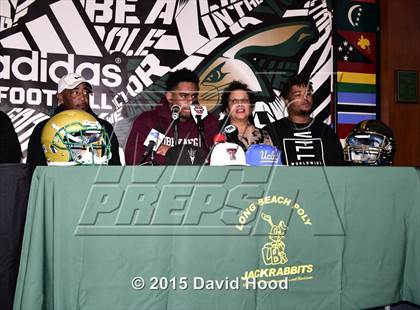 Thumbnail 3 in Long Beach Poly Signing Day Ceremony photogallery.