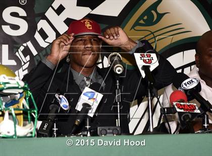 Thumbnail 3 in Long Beach Poly Signing Day Ceremony photogallery.