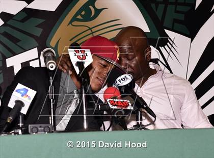 Thumbnail 2 in Long Beach Poly Signing Day Ceremony photogallery.