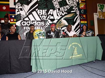 Thumbnail 3 in Long Beach Poly Signing Day Ceremony photogallery.