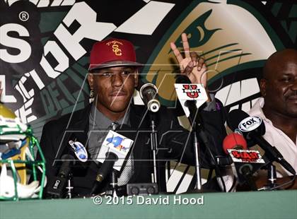 Thumbnail 1 in Long Beach Poly Signing Day Ceremony photogallery.