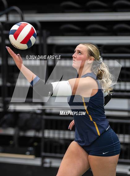 Thumbnail 2 in Skyline vs. Bonneville (UHSAA 5A Second Round) photogallery.
