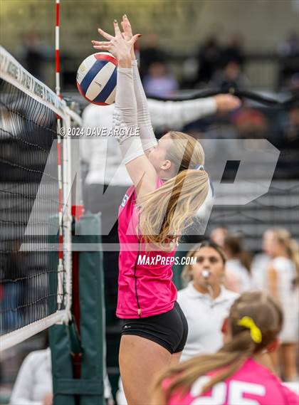 Thumbnail 3 in Skyline vs. Bonneville (UHSAA 5A Second Round) photogallery.