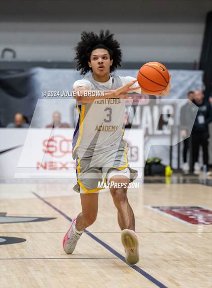 Thumbnail 3 in Montverde Academy vs. Columbus (Chipotle Nationals Semifinal) photogallery.