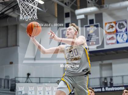 Thumbnail 2 in Montverde Academy vs. Columbus (Chipotle Nationals Semifinal) photogallery.