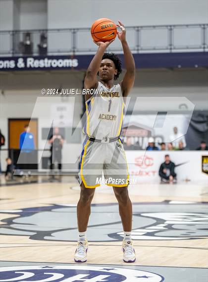Thumbnail 3 in Montverde Academy vs. Columbus (Chipotle Nationals Semifinal) photogallery.