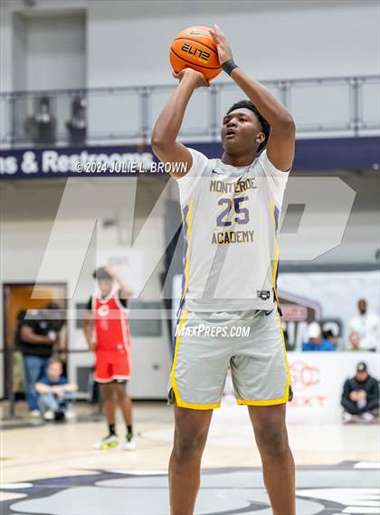 Thumbnail 2 in Montverde Academy vs. Columbus (Chipotle Nationals Semifinal) photogallery.