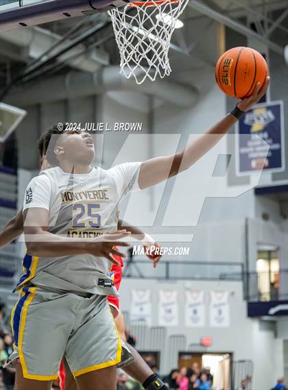 Thumbnail 1 in Montverde Academy vs. Columbus (Chipotle Nationals Semifinal) photogallery.