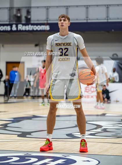 Thumbnail 2 in Montverde Academy vs. Columbus (Chipotle Nationals Semifinal) photogallery.