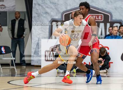Thumbnail 3 in Montverde Academy vs. Columbus (Chipotle Nationals Semifinal) photogallery.