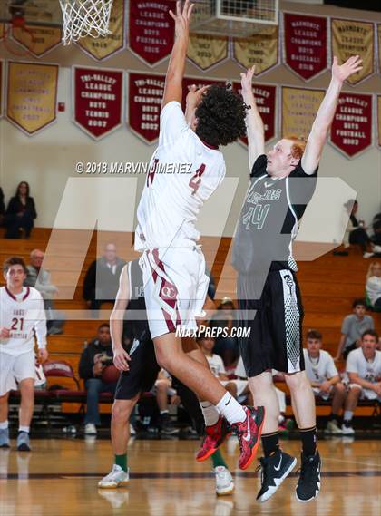 Thumbnail 1 in Oaks Christian vs Thousand Oaks  photogallery.