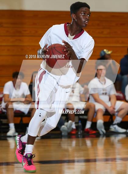 Thumbnail 2 in Oaks Christian vs Thousand Oaks  photogallery.