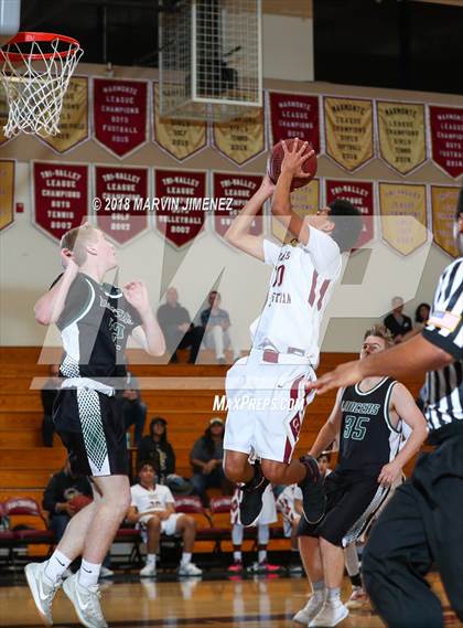 Thumbnail 3 in Oaks Christian vs Thousand Oaks  photogallery.
