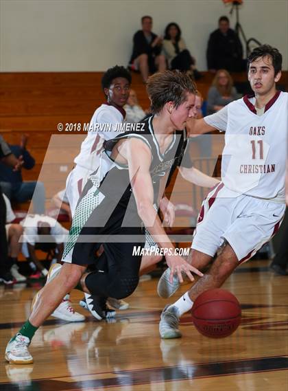 Thumbnail 3 in Oaks Christian vs Thousand Oaks  photogallery.
