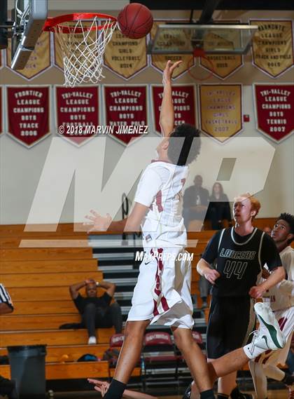 Thumbnail 1 in Oaks Christian vs Thousand Oaks  photogallery.