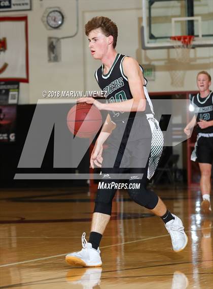 Thumbnail 3 in Oaks Christian vs Thousand Oaks  photogallery.