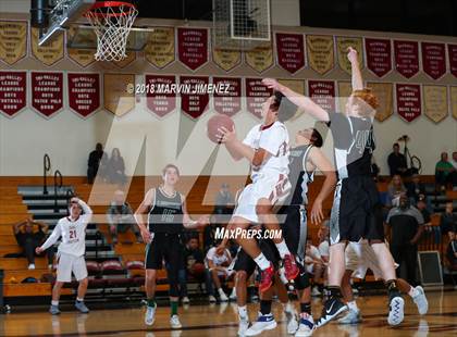 Thumbnail 2 in Oaks Christian vs Thousand Oaks  photogallery.