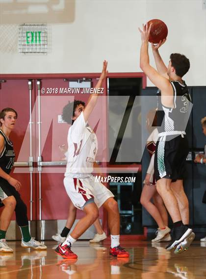 Thumbnail 1 in Oaks Christian vs Thousand Oaks  photogallery.