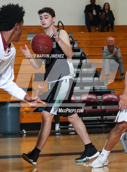 Thumbnail 3 in Oaks Christian vs Thousand Oaks  photogallery.