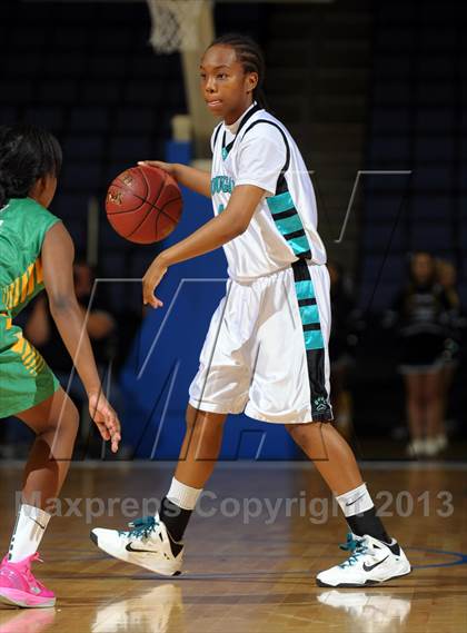 Thumbnail 2 in Long Beach Poly vs. Canyon Springs (CIF SoCal Regional D1 Final) photogallery.