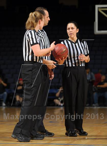 Thumbnail 2 in Long Beach Poly vs. Canyon Springs (CIF SoCal Regional D1 Final) photogallery.
