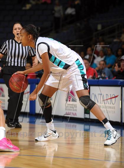 Thumbnail 1 in Long Beach Poly vs. Canyon Springs (CIF SoCal Regional D1 Final) photogallery.