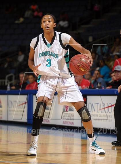 Thumbnail 3 in Long Beach Poly vs. Canyon Springs (CIF SoCal Regional D1 Final) photogallery.