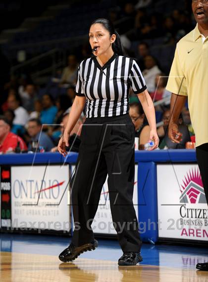 Thumbnail 3 in Long Beach Poly vs. Canyon Springs (CIF SoCal Regional D1 Final) photogallery.