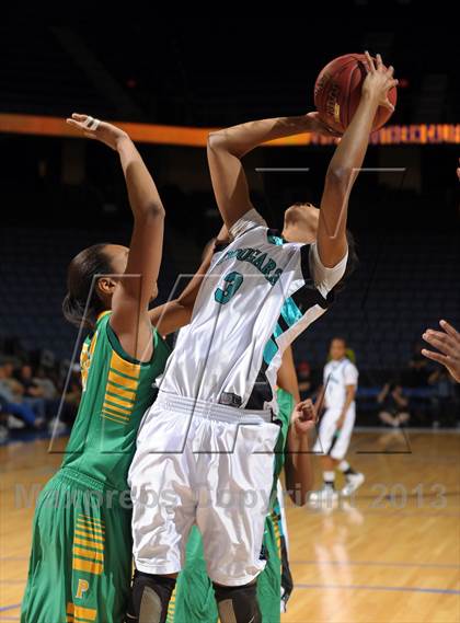Thumbnail 3 in Long Beach Poly vs. Canyon Springs (CIF SoCal Regional D1 Final) photogallery.