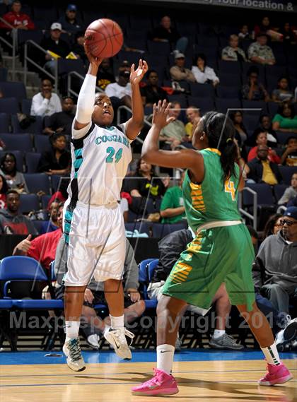 Thumbnail 2 in Long Beach Poly vs. Canyon Springs (CIF SoCal Regional D1 Final) photogallery.