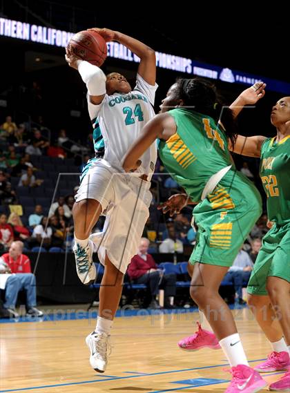 Thumbnail 1 in Long Beach Poly vs. Canyon Springs (CIF SoCal Regional D1 Final) photogallery.