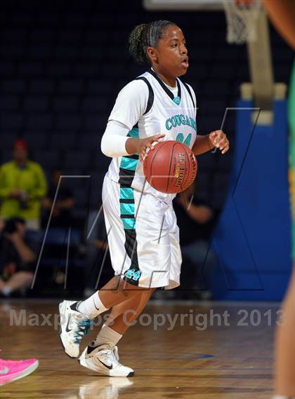 Thumbnail 3 in Long Beach Poly vs. Canyon Springs (CIF SoCal Regional D1 Final) photogallery.