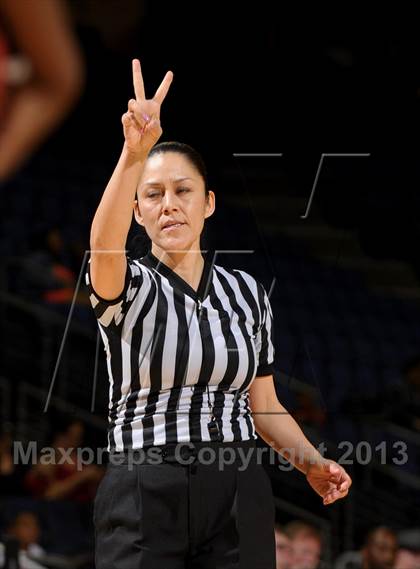Thumbnail 3 in Long Beach Poly vs. Canyon Springs (CIF SoCal Regional D1 Final) photogallery.