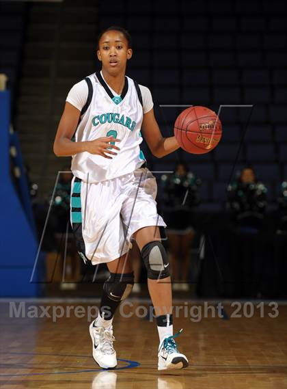 Thumbnail 3 in Long Beach Poly vs. Canyon Springs (CIF SoCal Regional D1 Final) photogallery.