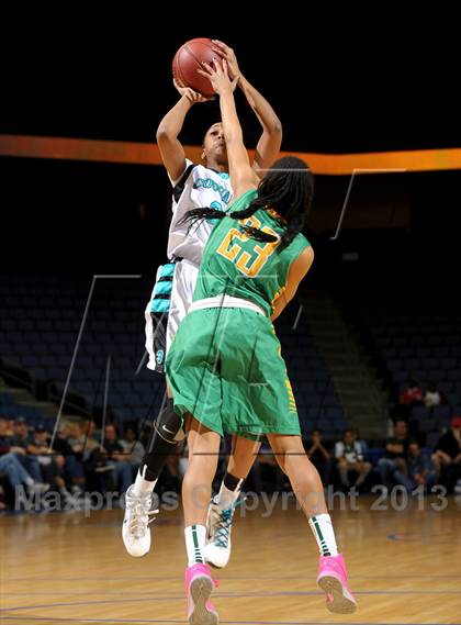 Thumbnail 3 in Long Beach Poly vs. Canyon Springs (CIF SoCal Regional D1 Final) photogallery.