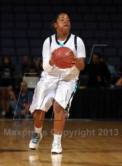 Thumbnail 1 in Long Beach Poly vs. Canyon Springs (CIF SoCal Regional D1 Final) photogallery.