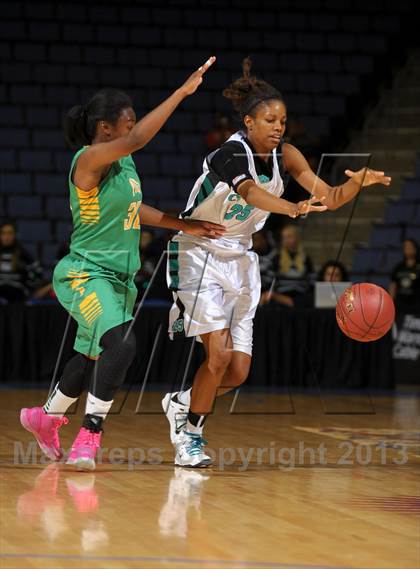 Thumbnail 1 in Long Beach Poly vs. Canyon Springs (CIF SoCal Regional D1 Final) photogallery.