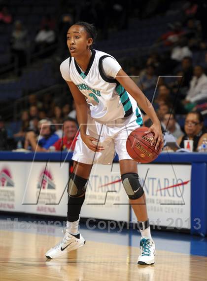 Thumbnail 2 in Long Beach Poly vs. Canyon Springs (CIF SoCal Regional D1 Final) photogallery.