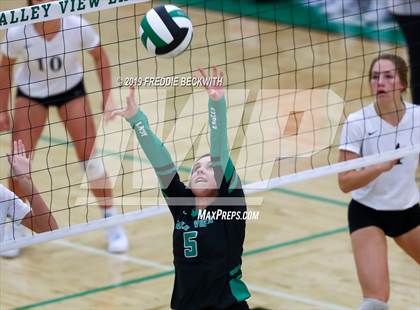 Thumbnail 2 in Lindsay @ Valley View photogallery.